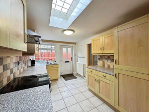 Photo 16- click for photo gallery